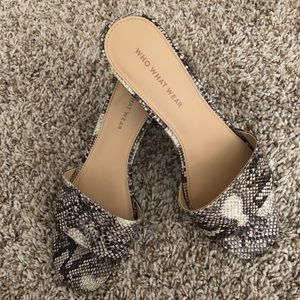 Snake Print Stylish Slippers 🌸☺️